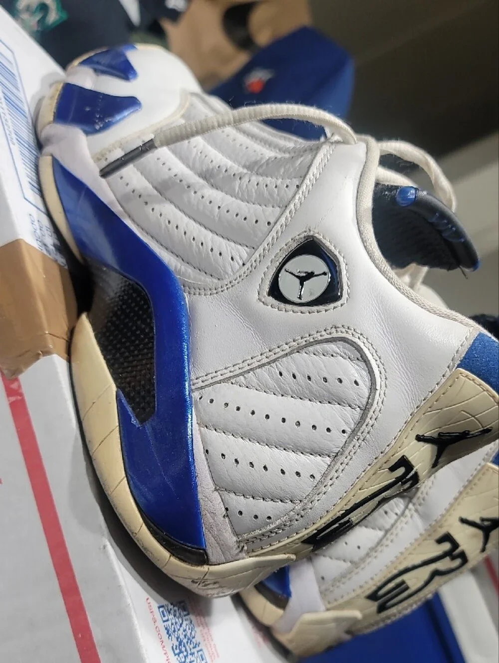 Jordan Men's White and Blue Retro Sneakers